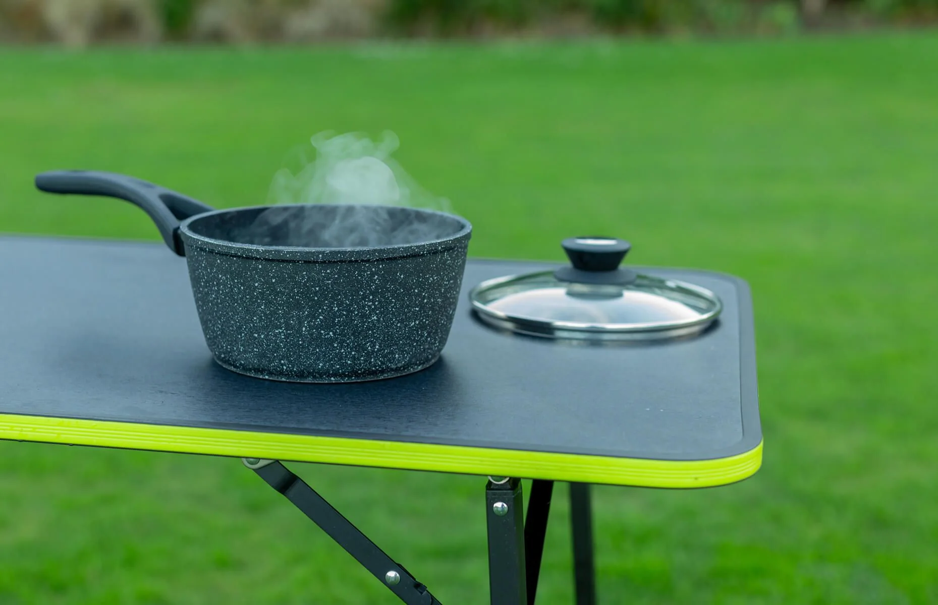 Zempire Hexolite 160 Lightweight Camp Table - Image 5